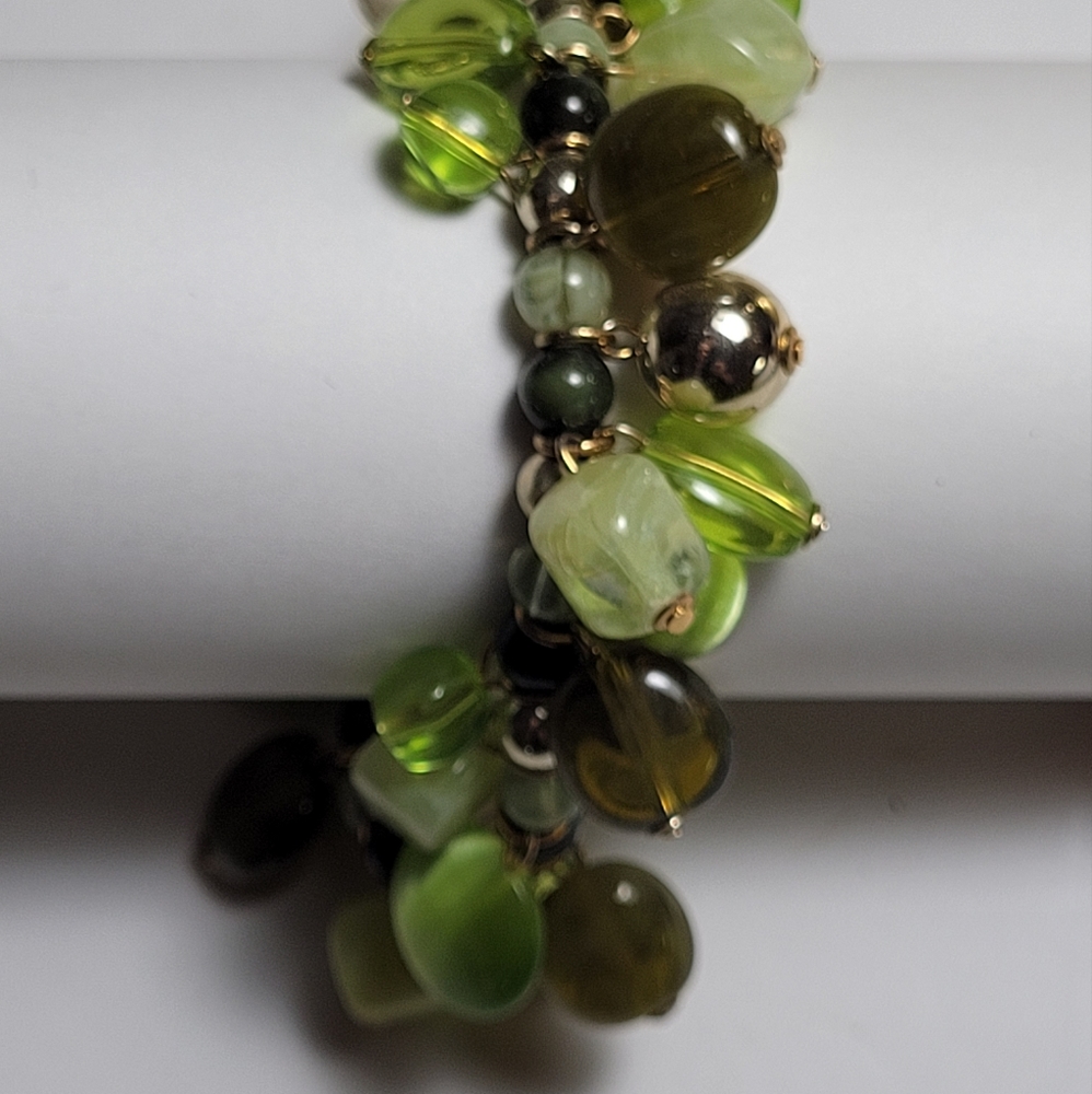 Green stretch bracelet - Picture 2 of 3
